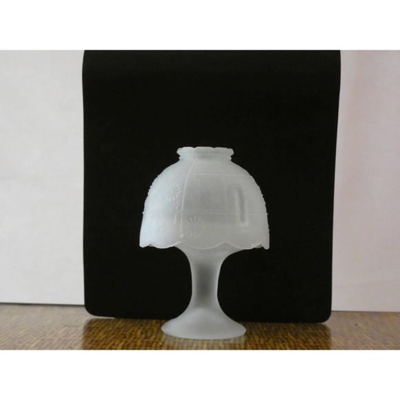 Vintage 1970's Westmoreland Frosted Fairy Lamp - Picture 1 of 10